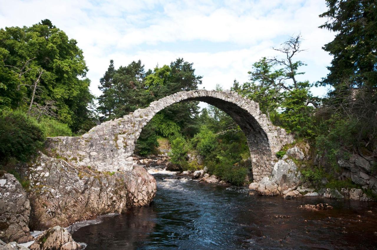 キャルブリッジ Reuben'S Highland Retreat - Speysideヴィラ エクステリア 写真