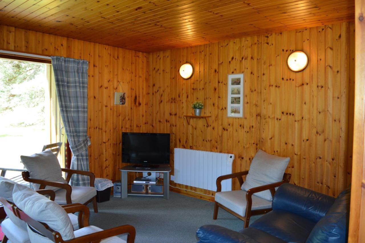 キャルブリッジ Reuben'S Highland Retreat - Speysideヴィラ エクステリア 写真