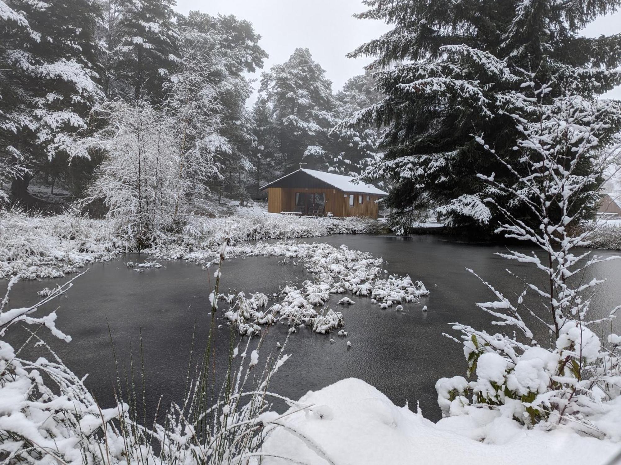 キャルブリッジ Reuben'S Highland Retreat - Speysideヴィラ エクステリア 写真